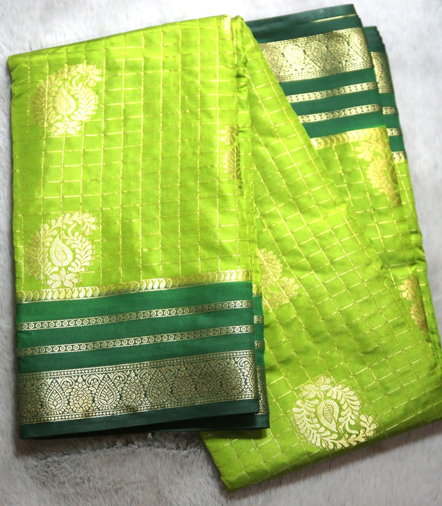 Bottole Green and paroot green georgette Saree